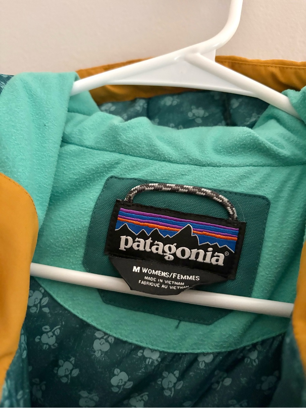 Patagonia Bivy Hooded Down Vest Arbor Green/Mustard | Size M - Picture 8 of 10